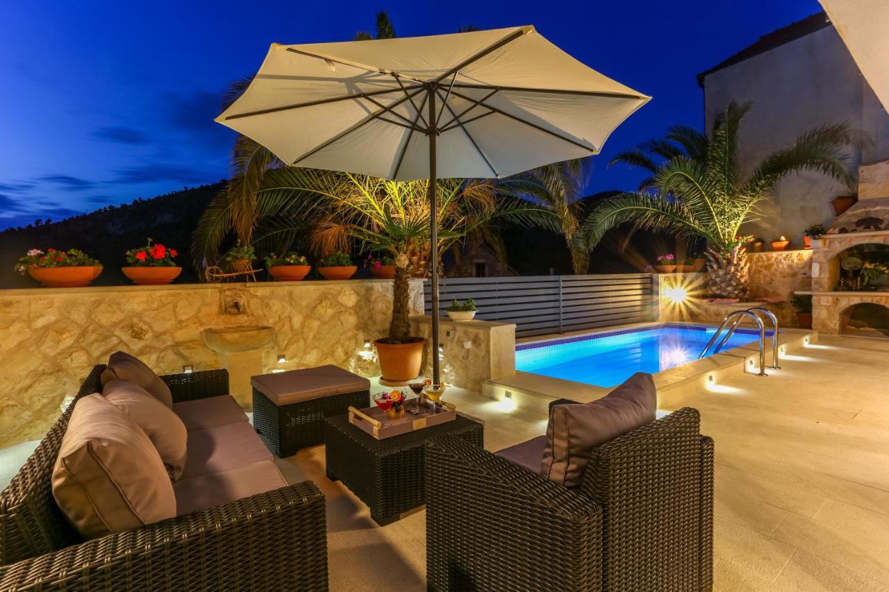 Villa Capitis In The Center Hvar Town Eksteriør bilde